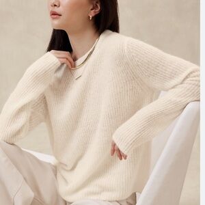 Banana Republic Cozy Ribbed Noha Sweater - M